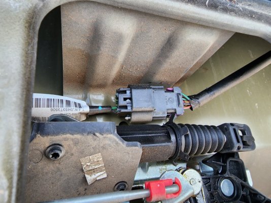 2014 Ram Cable Connector.jpg