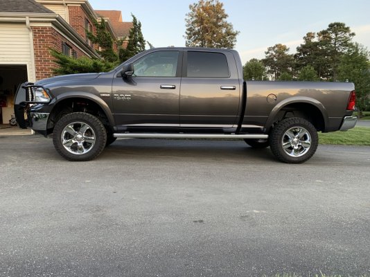 Truck lifted DS.jpg Truck lifted DS.jpg