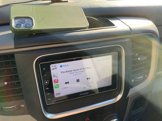 00_interior-carplay.jpeg 00_interior-carplay.jpeg