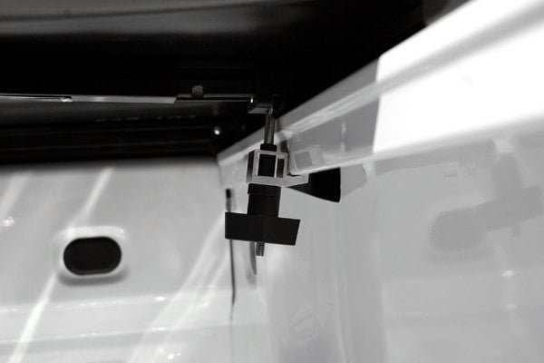 tonnopro-tonnofold-extruded-front-clamp.jpg tonnopro-tonnofold-extruded-front-clamp.jpg