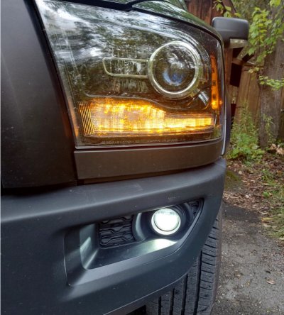 Ram fog & DRL.jpg Ram fog & DRL.jpg