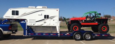 gooseneck-trailer-camper-jeep.jpg