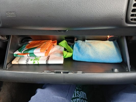 Dodge Ram Glovebox Light Fix 18.jpg
