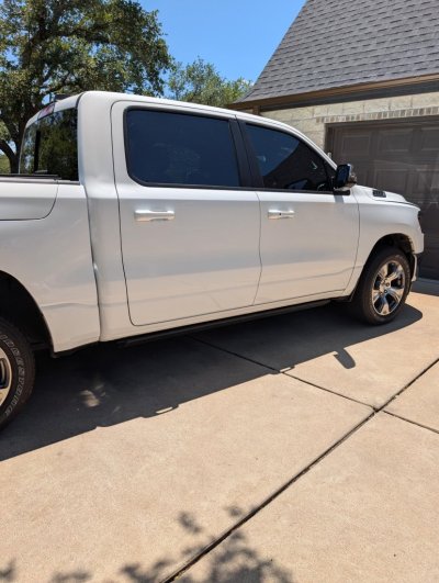 WolfBox running board retracted.jpg WolfBox running board retracted.jpg