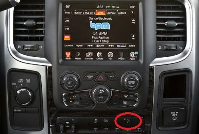 2015-ram-2500-center-console.jpg
