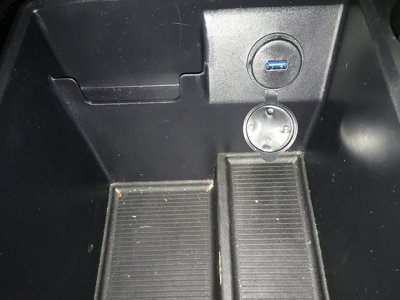 usbcenterconsoleuncovered.jpg