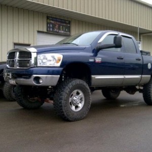 brothers 2008, and my old Lifted Ranger behind it.