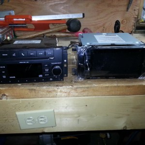 New Kenwood HU DDX-470 (old vs. new)