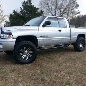 20140325 140644
my wheels and tires mounted on my truck with also a 2 inch leveling kit