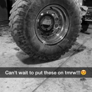 Mounting a set of 33x12.5x15's on the Cragars