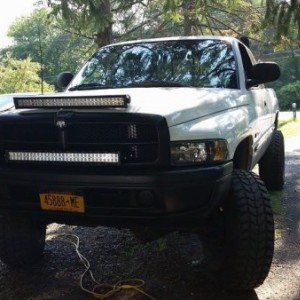 Hmmmm where to put the 2nd light bar.... Right above the first one! (Old licence plates so idc)