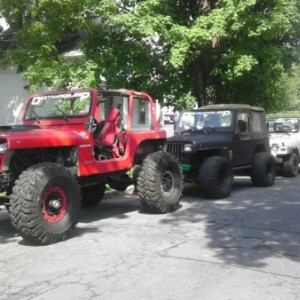 My other toy. 95 wrangler with kingpin 60 front sterling 10.25 rear with 5.38 gears 6'' stretch (2 front 4 rear) 4 1/2 lift custom cage. 4.0 straight