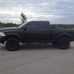 ram 1500 2014, 1.5 body lift, bilstiens maxed, 1" rear spacer, 18x9.5 wheels, 275/70/ r18 tires 33"