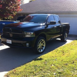 My initial switch to 22s. Loved the look, but couldn't fit bigger tires without a spacer.