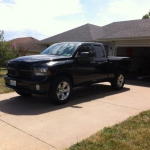 Traded the black express 20s for sport 20s and 275/65r20 trail grapplers