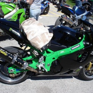 04 gsxr 750 frame 05 1000 motor