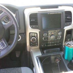 2013 RAM 1500
Console