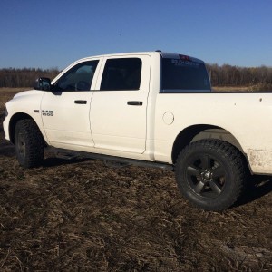 My 2014 Hemi 5.7L crew cab Ram. Current Mods: 2.5" RC lift and level, Rancho RS 5000 rear shocks, .25" RC wheel spacers, 295x65R20 Cooper Discoverer S