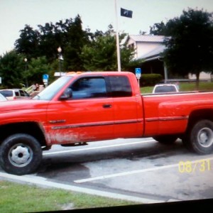 Diesel 3500 4x4 I used to tow my Monster Truck "Tombstone"...yes I had a car crusher on 66" tires.