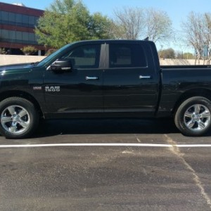 1' level kit with stock tires