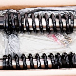 Dirt Logic 2.5 Coilover_Front
