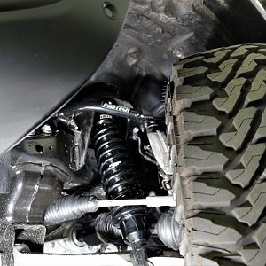Fabtech 3-inch Dirt Logic 2.5 Front Coilover Suspension_4