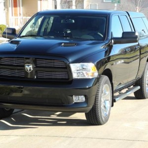 2012 1500 RAM Sport front