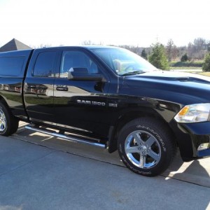 2012 1500 RAM Sport side