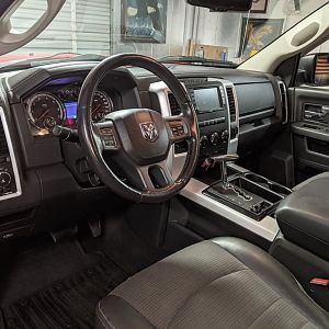 RT INTERIOR