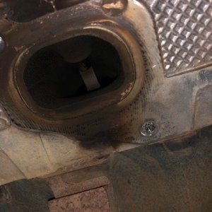 Broken exhaust bolt.jpg