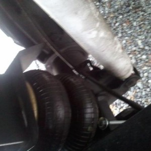 Hell Wig Helper Springs with compressor ( not shown)