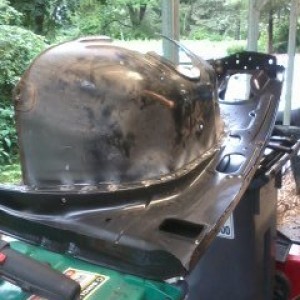 separatin the old inner fender to weld onto the new fender