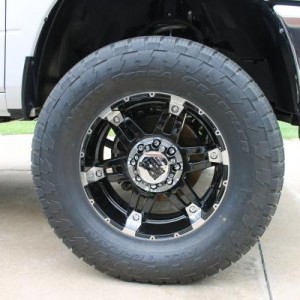355/60-20 Nitto Terra Grappler on KMC XD Spy
