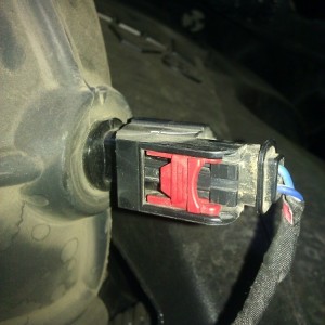 Only tricky part to this install is the clips. You need to slide the red part back (to the right in the picture) and then squeeze the clip to pull it