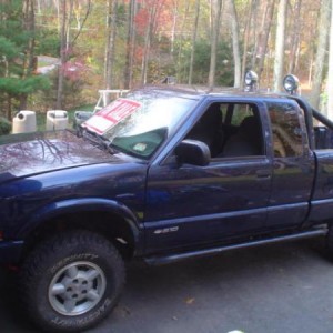 2002 Chevy s10 - 5" lift 33's. Light bar w/ 2 Hella HID lights. HID head lights & light bar. Basically night time becomes day.