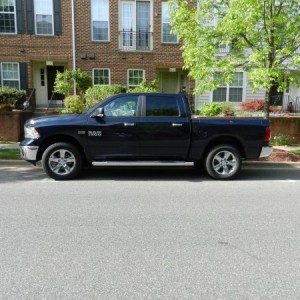 Stance with the 2.5" Rough Country leveling kit.