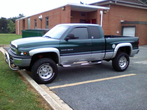 01 Ram 4x4 W/Off Road pkg & 5.9L, past