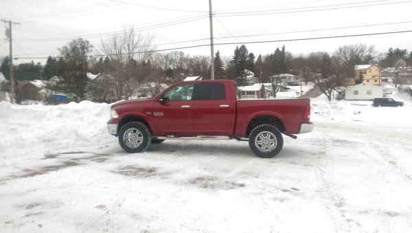 200 miles on new lift, added wheel spacers 1.25"