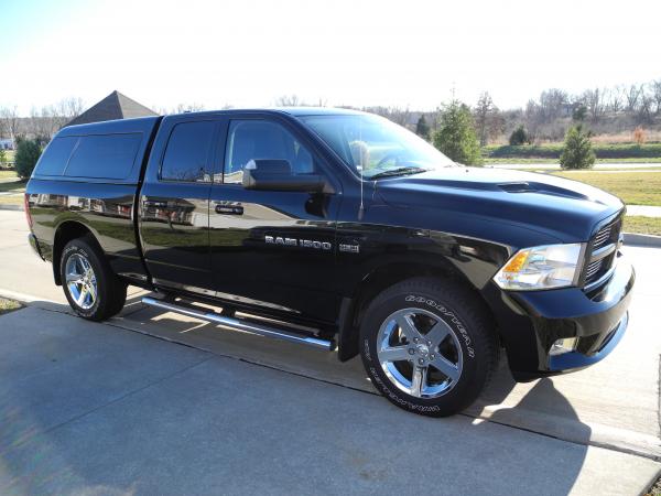 2012 1500 RAM Sport side