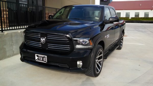 2014 RAM 1500 Crew Cab 4x4 Sport   stock grill