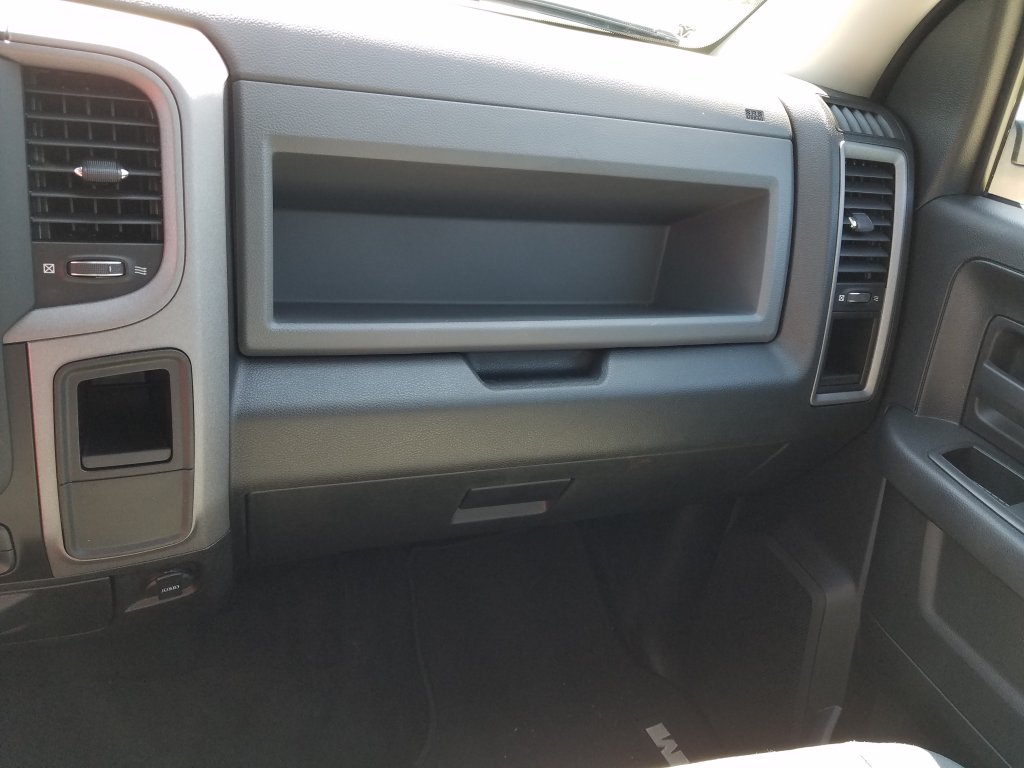 2016 Ram 1500 ST 4X4 5.7 Hemi