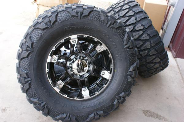 37" Mud Grapplers 17" KMC XD Spys