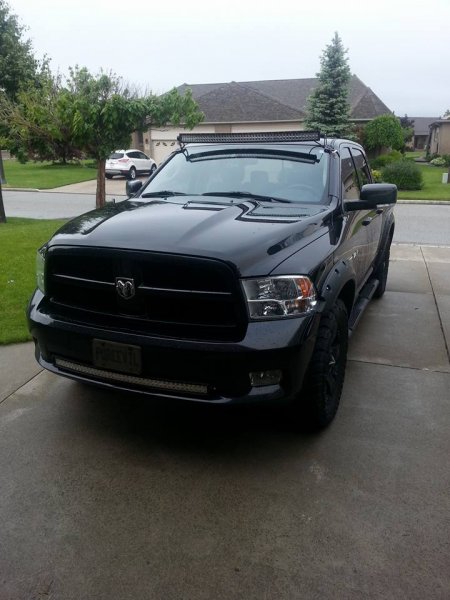 50" Led Light Bar on Roof 42" LED Light Bar in bumper