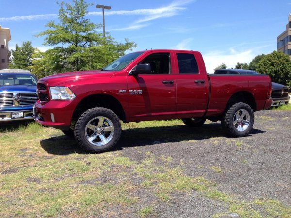 6" RCX suspension, 35x12.50 Kumoh M/T's