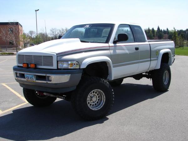 98 1500 4x4 5in skyjacker, 1in topguncustomz, 3in performance accessories on 37in procomp ATs