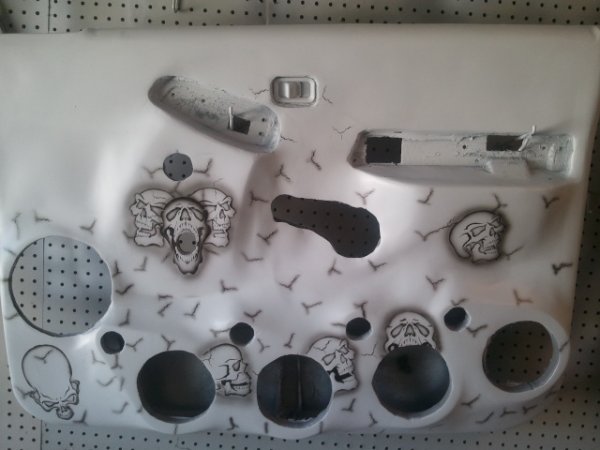 AIRBRUSHING DOOR PANEL