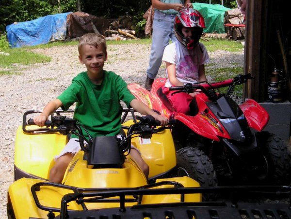 Cj & Mikayla 4 wheeling