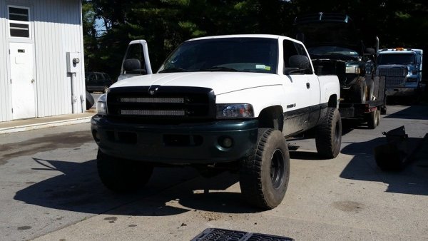 Doner truck on the trailer and a quick sport bumper mock up before paint.