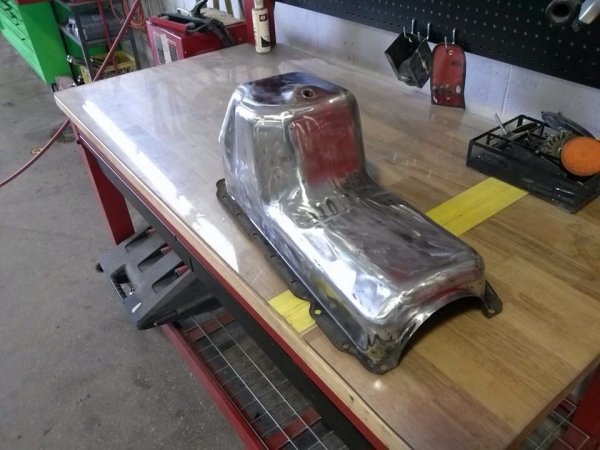Dropped the oil pan so I could freshin it up at work along with my inspection plate.
