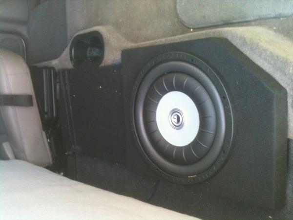 Gravity 1200 compact sub with Gravity 1000w amp. It gets the job done.